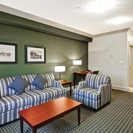 Chateau Nova Yellowknife Εξωτερικό φωτογραφία